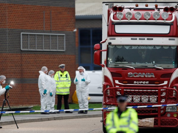 Британската полиция смята, че всички 39 мигранти, намерени мъртви миналата