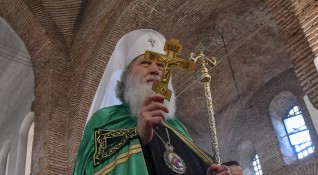 С панихида в Троянския манастир беше почетена паметта на починалия