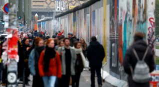 30 години след падането на Берлинската стена хората от Източна