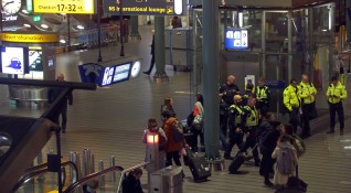 Извънредна ситуация на летище Схипхол в Амстердам Районът е бил