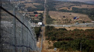 На границата с Турция са задържани 206 нелегални имигранти за