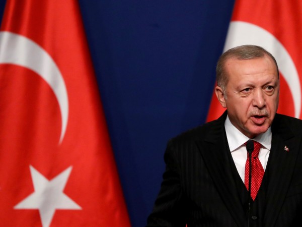 "Сирийците идват, турците си заминават", пише в заглавие турският в.