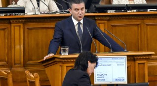 Финансовият министър Владислав Горанов предупреди новите кметове да не се