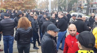 Стотици фенове на Ботев излязоха на мълчалив протест в Пловдив