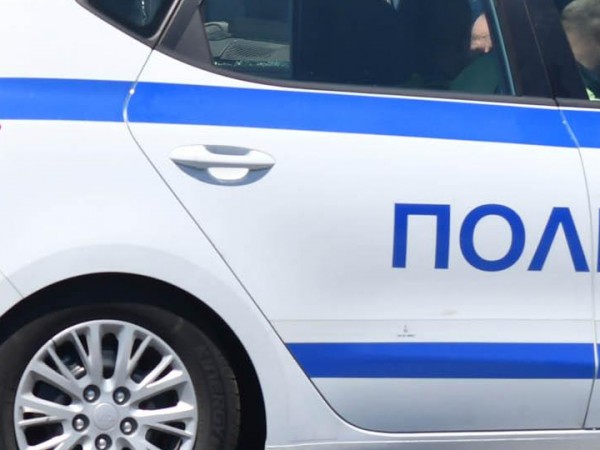 Верижна катастрофа с три автомобила затруднява движението на пътя Пловдив-Карлово,