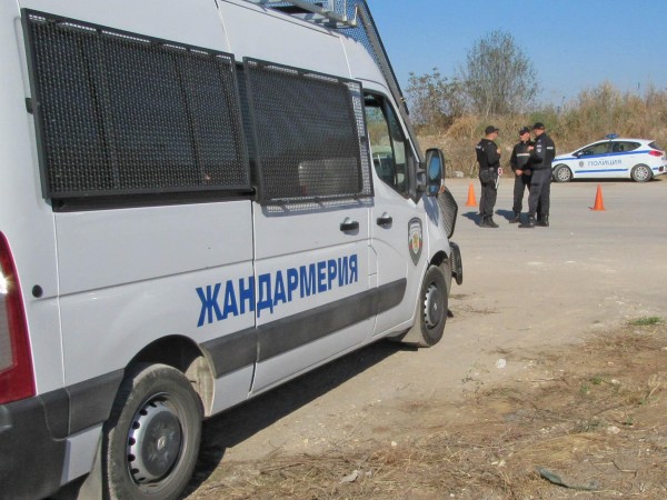 Девет души са пострадали при сбиване в село Братя Кунчеви.