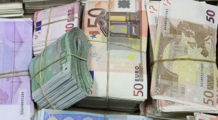 15 000 евро и 1500 лв са откраднати от офис