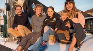 Грета Тунберг отново тръгва на пътешествие с яхта за да