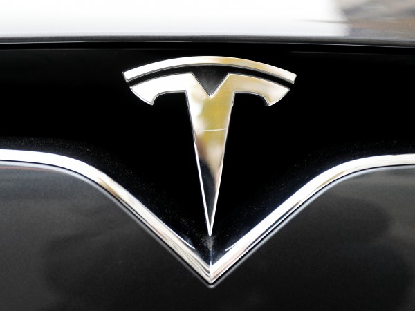 Главният изпълнителен директор на Tesla Илон Мъск съобщи, че ще