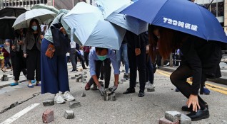 Протестиращите в Хонконг които по рано бяха навсякъде разливаха се като