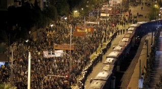 Гръцката полиция арестува 28 души по време на безредиците в