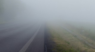 От Пътна полиция предупреждават за изключително гъста мъгла на АМ