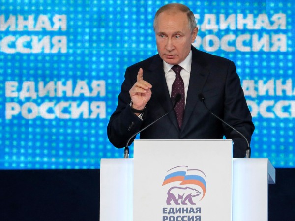 Руският президент Владимир Путин призова днес управляващата партия "Единна Русия"