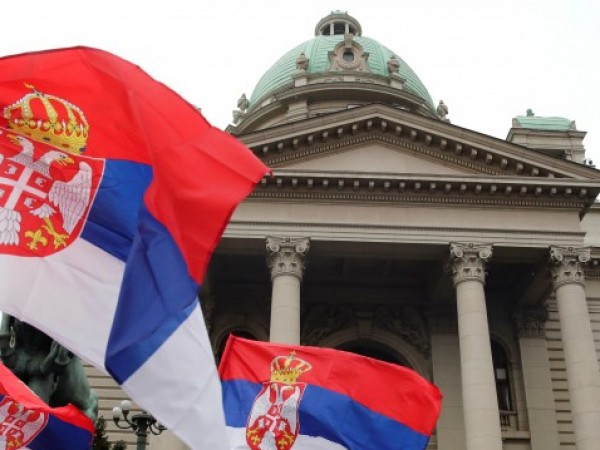 Сърбия е "под десант" и сериозна активност да се предотврати