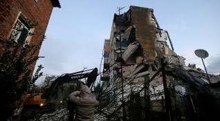 Четирима души са загинали при силното земетресение разтърсило Албания Единият от