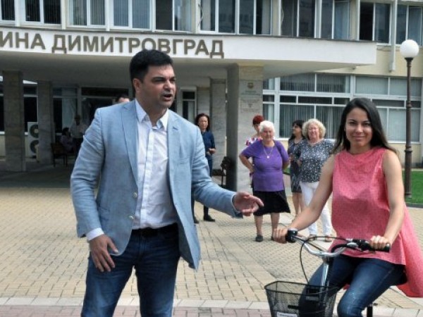 Кметът на община Димитровград Иво Димов налага санкции на партиите