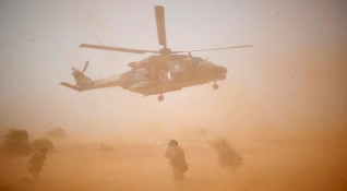 Тринадесет френски военнослужещи от антиджихадистката операция в Сахел са загинали