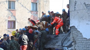 България изпрати екип от спасители в Албания които да се