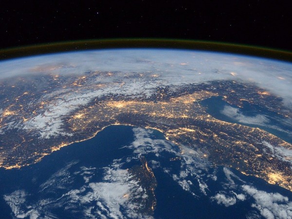 Американското космическо ведомство възнамерява да закупи две места за свои