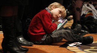 Една четвърт от децата са трайно пристрастени към своите мобилни