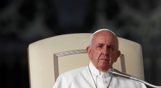 Папа Франциск нарече консуматорското общество вирус който атакува вярата в