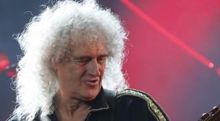 Брайън Мей постъпи в болница Китаристът на легендарната група Queen