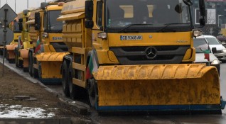 В София 160 снегопочистващи машини са извършили обработки със смеси