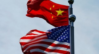 Търговската война между Китай и САЩ се превръща в технологична