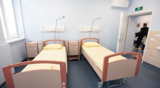 Министърът на здравеопазването Кирил Ананиев откри ремонтираната Клиника по медицинска