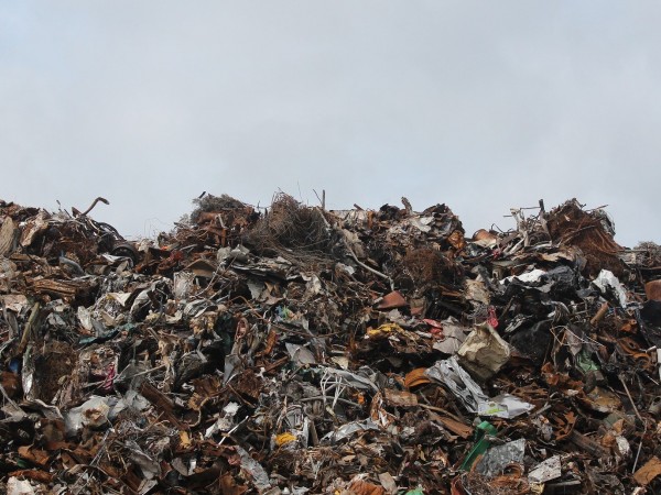 Полицаи в Италия заловиха над 800 т боклук, предназначен и