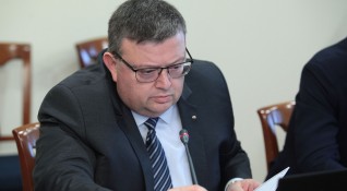 Не е лека задачата на Сотир Цацаров заяви депутатът от