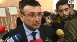 Вътрешният министър Младен Маринов коментира темата за освобождаването на петимата