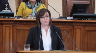 Остри критики отправи соцлидерката Корнелия Нинова към екоминистъра Нено Димов