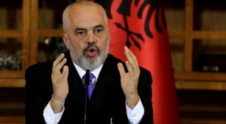 Албанският парламент одобри пакет от законови текстове срещу оклеветяване критикувани