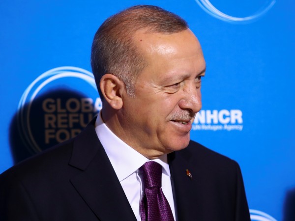 Тревожни звънци смущават напоследък съня на турския президент Реджеп Тайип