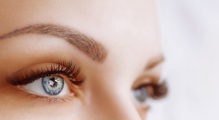 Катарактата перде на окото е една от водещите причини за