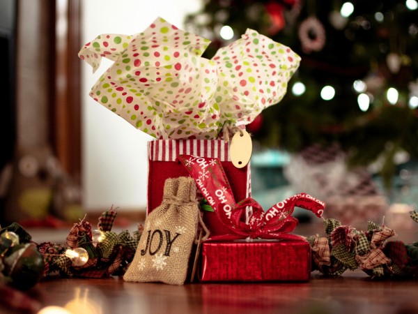 Празниците са съвсем близо и паниката за купуването на подаръци