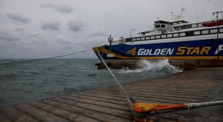 Продължават проблемите с фериботните връзки в Гърция Островите в Корфу