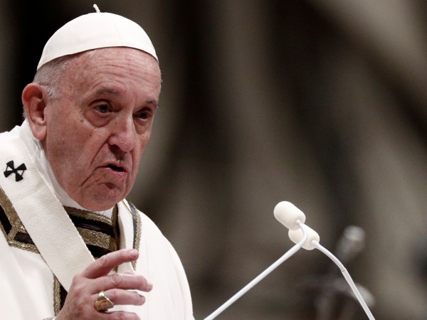 Папа Франциск провъзгласи Рождество, казвайки, че Бог ни обича, дори