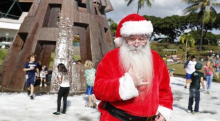 Дядо Коледа се върна на Северния полюс след като раздаде