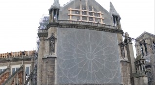 Дейностите по реставрацията на опожарената катедрала Нотр Дам в Париж