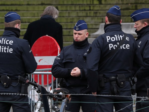 Полицията в белгийския град Гент върна на общината купените ѝ