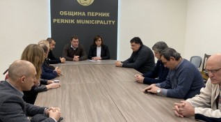 Председателят на БСП Корнелия Нинова се срещна с кмета на