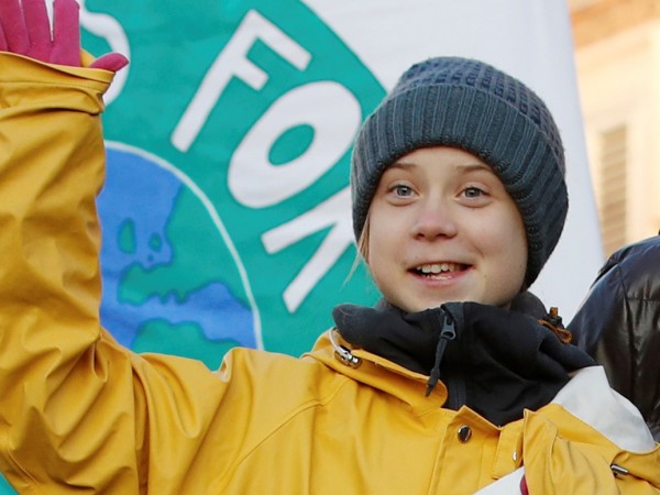 Шведската екоактивистка Грета Тунберг призова днес в Туитър хората да