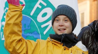 Шведската екоактивистка Грета Тунберг призова днес в Туитър хората да