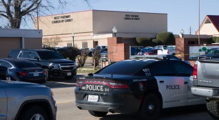 Мъж откри стрелба в църква в американския град Уайт Сетълмънт