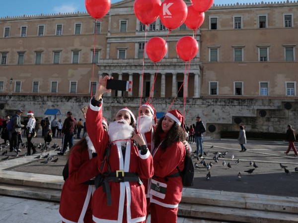 В Гърция Коледа и Нова година бяха истински празници. Гърците