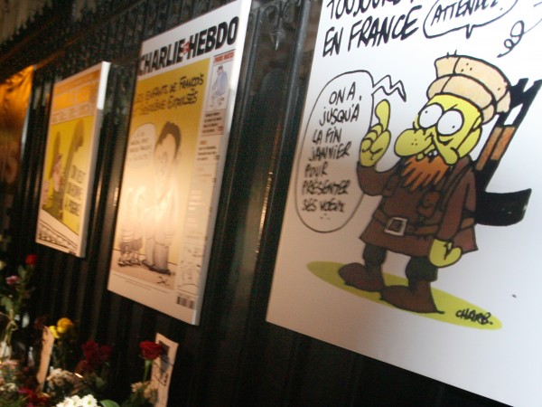 Светът и Париж си спомнят за една трагична годишнина -