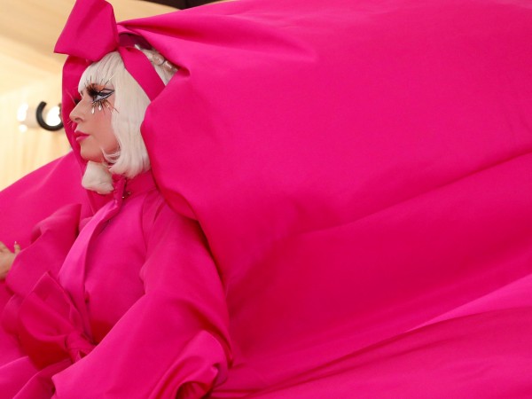Лейди Гага проговори открито за ужасните трудности, с които се