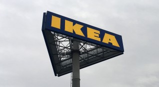 Шведската мебелна компания ИКЕА сключи споразумение с родителите на дете